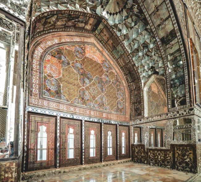 伊朗玫瑰宫镜厅惨遭重创 文化遗产受损严重