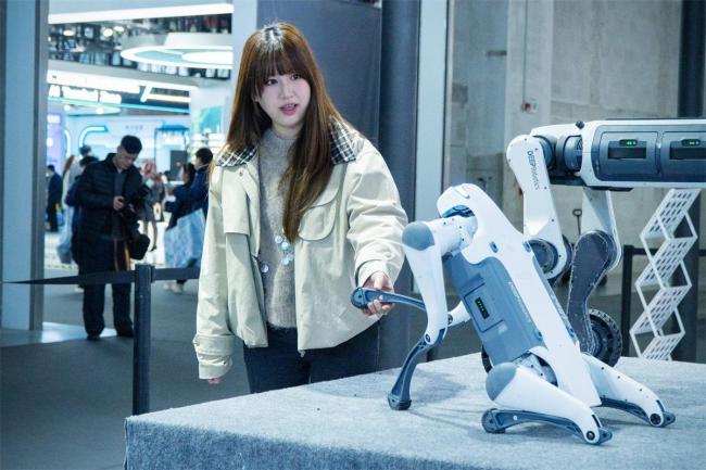 云深处科技AWE现场直击 机器人全明星阵容引爆人气