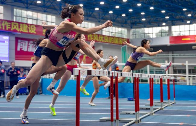 莫家蝶8秒21摘60米栏桂冠