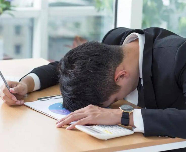 猝死程序员抢救中还被客户追进度 生命与工作的边界模糊