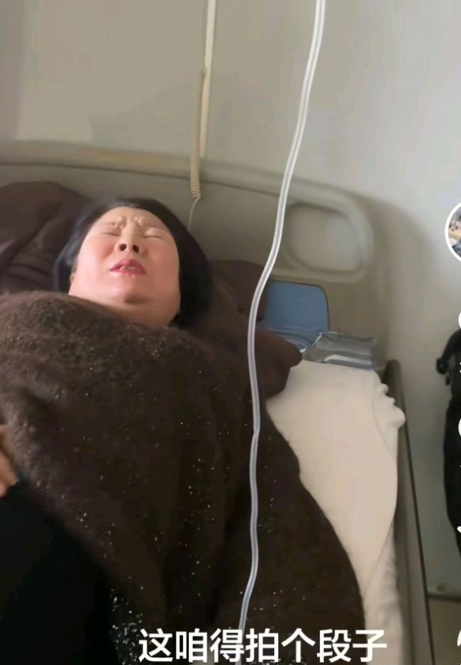 女子回应亲妈后妈处成姐妹 罕见和谐共处
