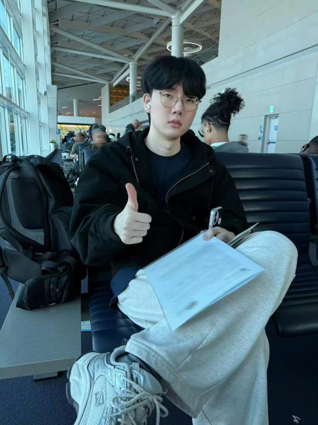 BLG出征全球先锋赛 精神饱满迎战强敌