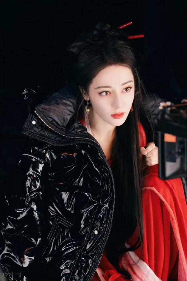 曝迪丽热巴下部剧是古装 新剧设定引发热议