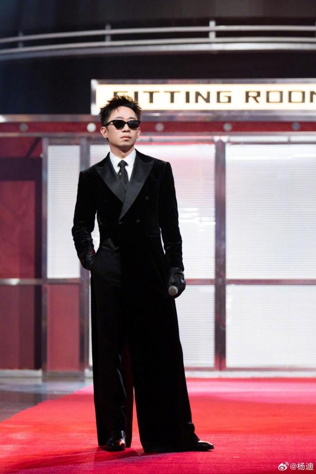 媒体：内娱“团建”没杨迪不能 综艺氛围担当