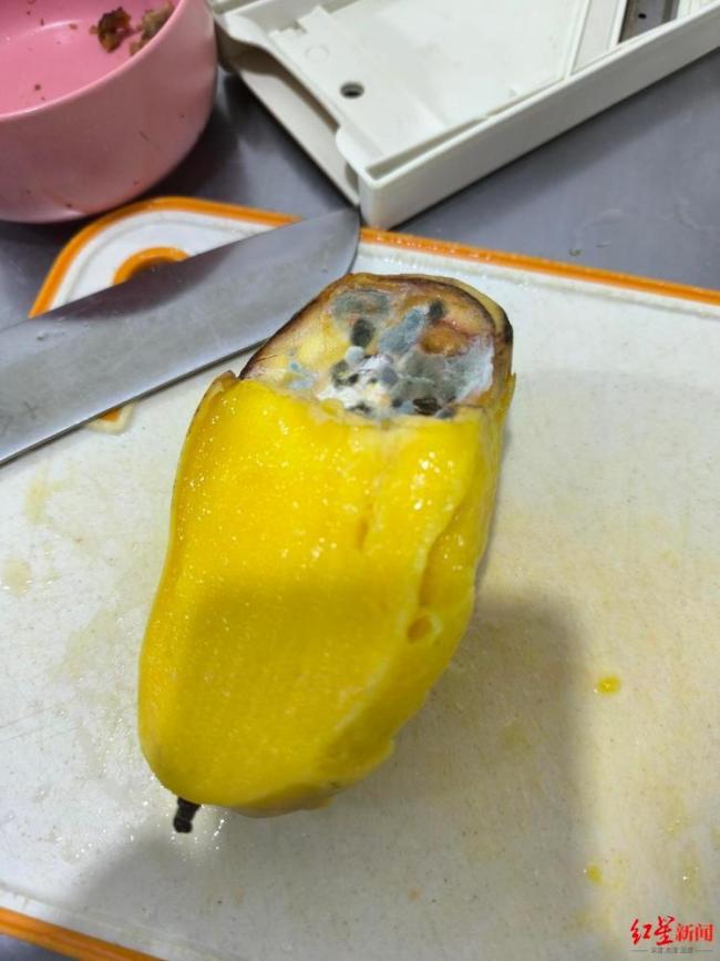 轻食外卖连锁后厨用发霉蔬果榨汁 健康招牌下的隐患