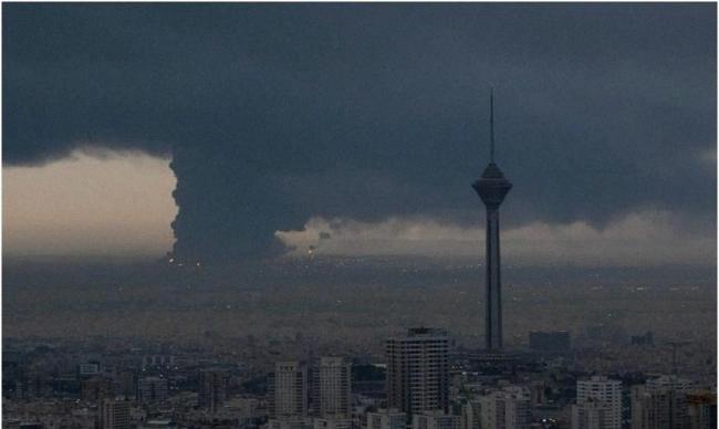 以军夜袭德黑兰 油库被炸引发恐慌