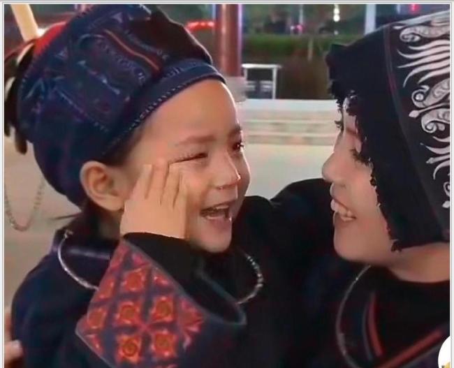 春晚与周深同台的瑶族女孩患重度地贫 全网揪心助力