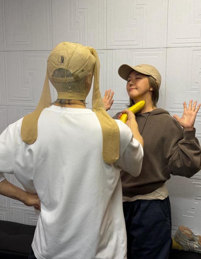 叶童坐“山顶”看孙燕姿演唱会 与粉丝同乐