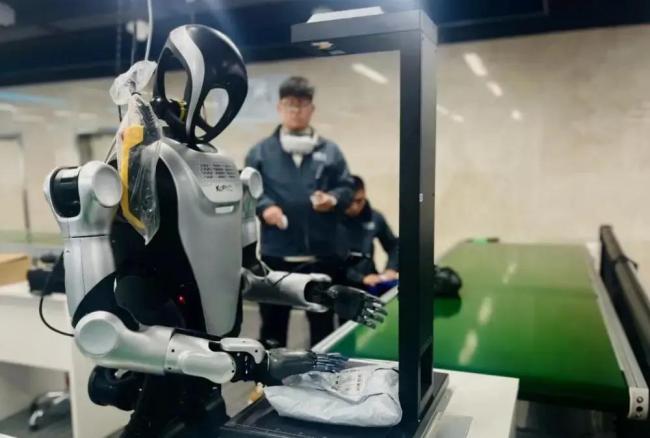 人形机器人如何由表演走向实用 从舞台到车间的漫长路