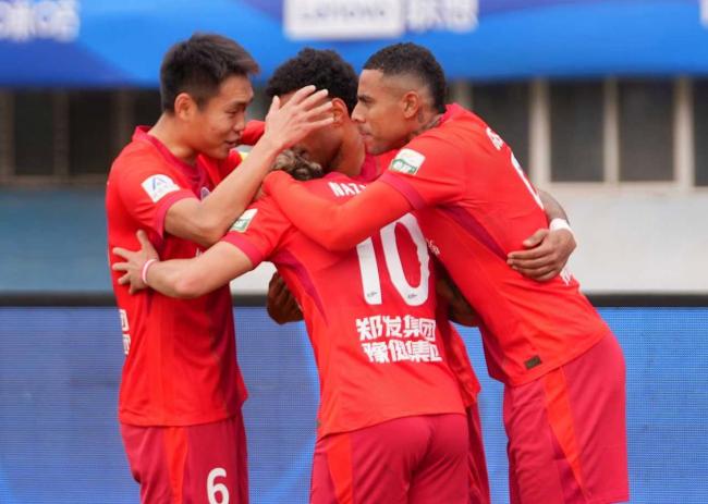 河南队主场2-1击败云南玉昆