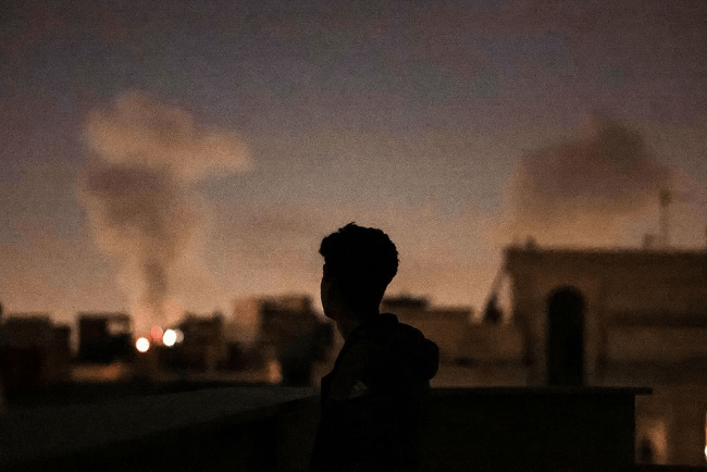 无论结局如何，美以侵略伊朗对世界格局的影响或超过俄乌冲突