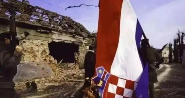 巴尔干局势再度紧张?武契奇亮出中国导弹