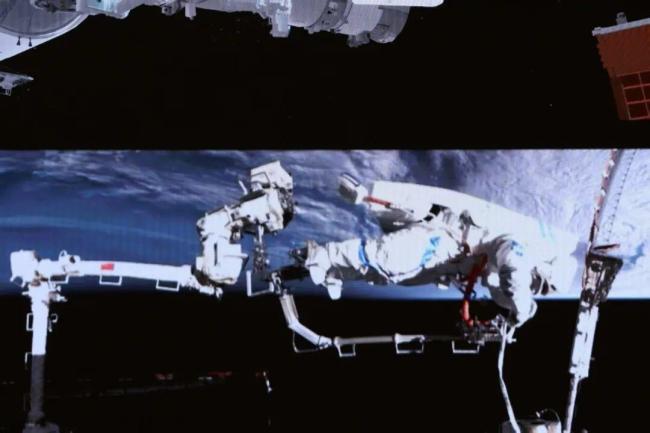 博主：国安上午进行泳池恢复，之后给球员们安排了一天休息 