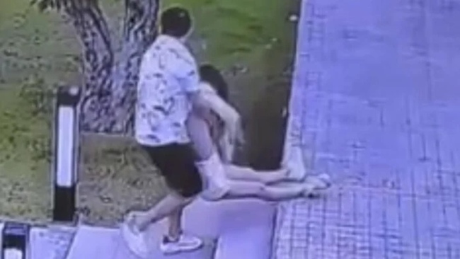 中国女子在泰被抛尸水沟进展 警方准备发出逮捕令