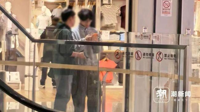 网红餐厅等位3200桌 女子排队到崩溃 黄牛号源紧缺