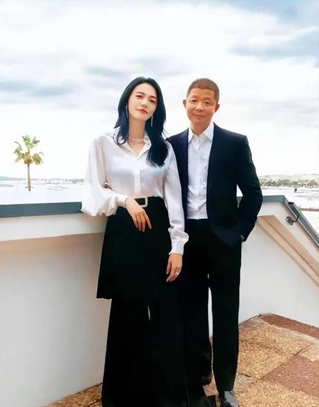 侯雯元方否认和姚晨恋情 新欢传言引发热议