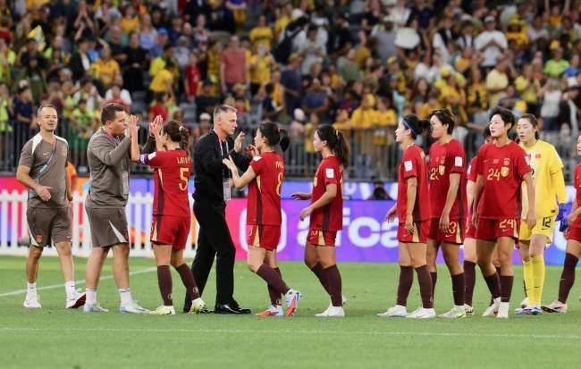 中国女足输球，一人获全场最低分 关键失误断送希望