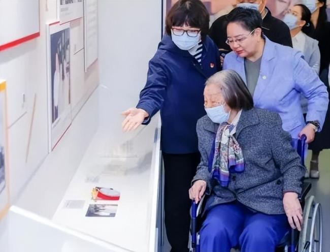 90岁学生含泪送别恩师于漪 跨越时空的师生情