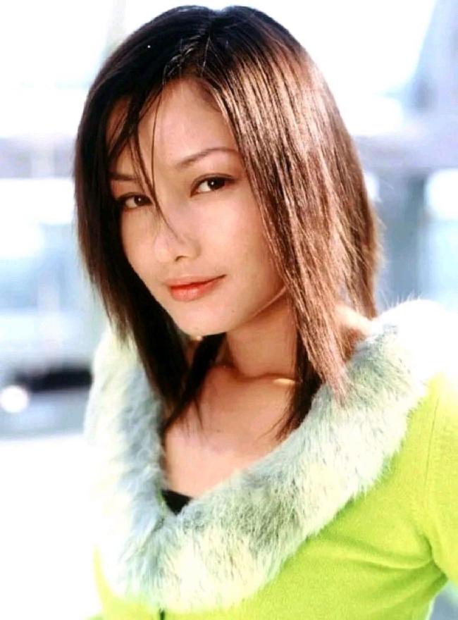 全网喊瞿颖上班 反内卷金句戳中打工人