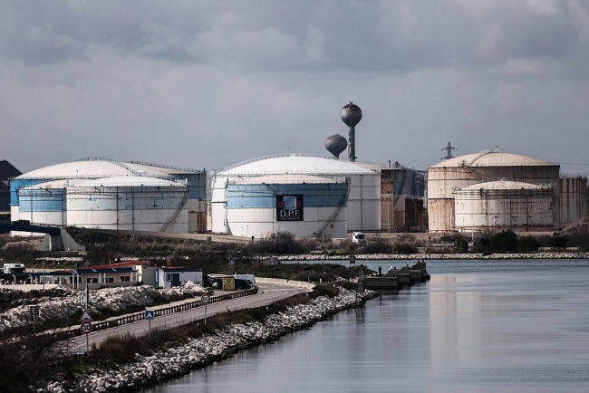 财经观察：霍尔木兹困局考验各国石油储备