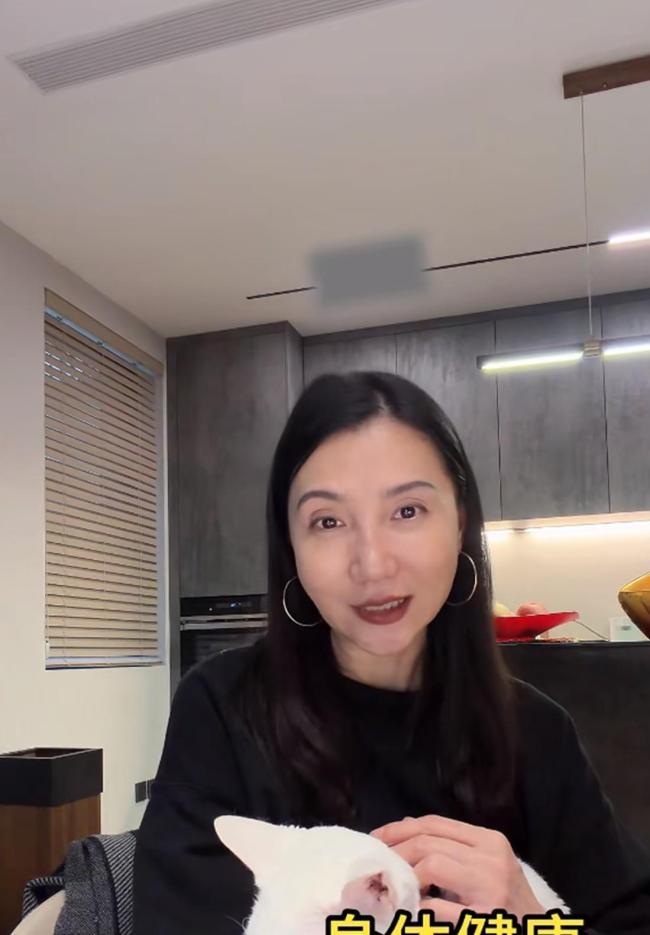 烧饭阿姨把三文鱼煮了 全家食物中毒警示