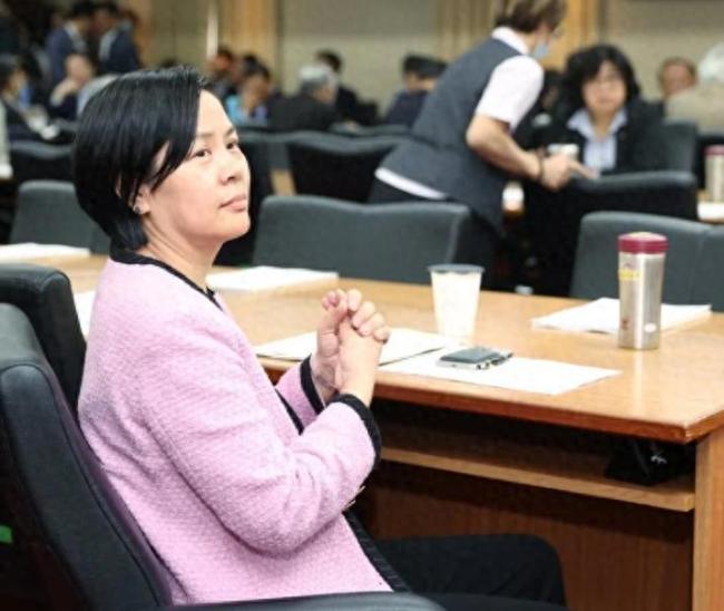 李贞秀怒批台陆委会沦为打压陆配帮凶 质询风波凸显宪政争议