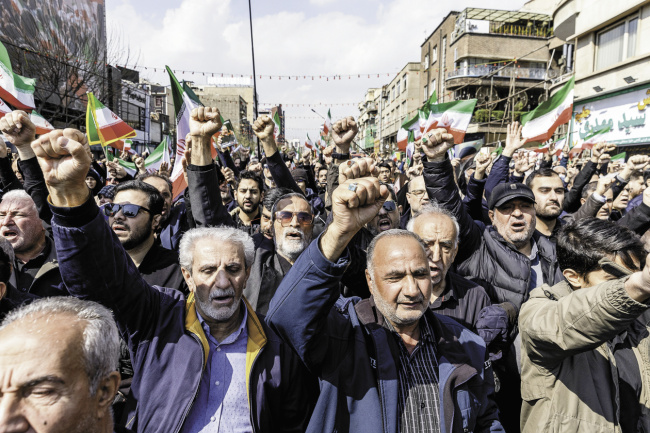 中东局势危险升级，美以伊战事进入“新阶段”？