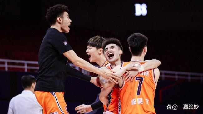 爆冷打溃败京！福建雇主娘应球员条款推动拍板：奖金翻三倍！