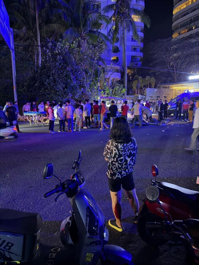 海南一观光车发生事故致2死5伤