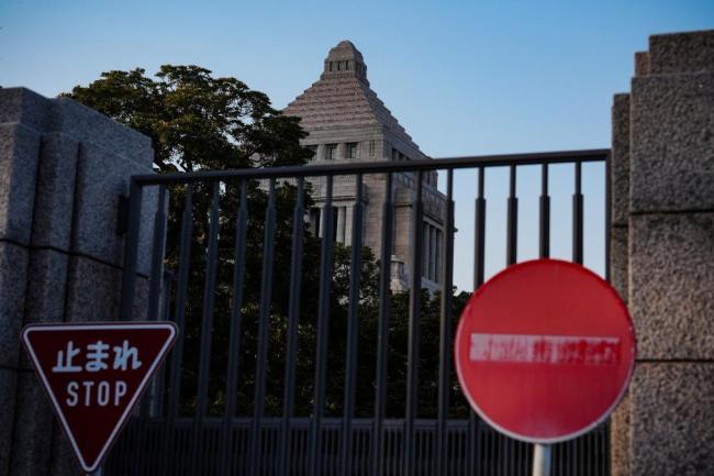 高市早苗访美 被批“谄媚外交”