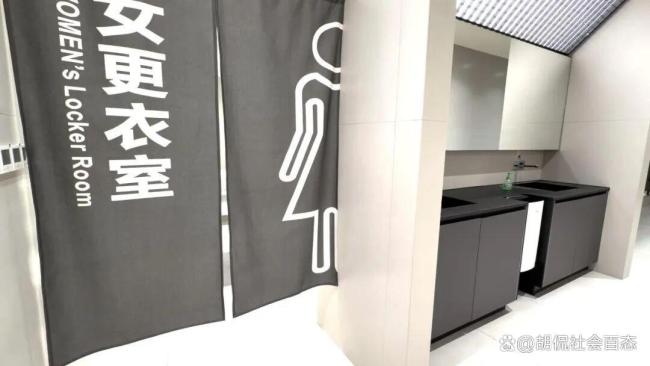 律师解读女子在私密场所全裸被看光 健身房隐私纠纷引热议