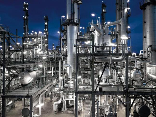 油价上涨还没到天花板 市场信号矛盾加剧