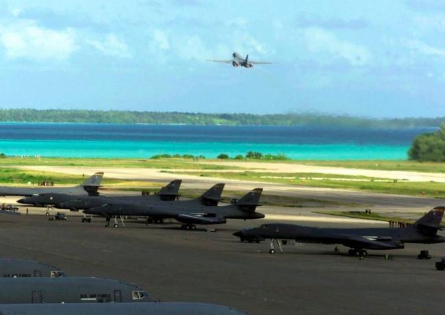 伊朗发射导弹后，英国外交大臣：我们和美以立场不同 仅支持防御性行动