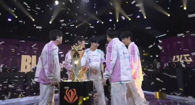 BLG夺冠