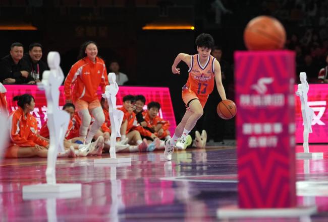 实至名归！张莉彬55.5秒夺技巧大赛冠军 表情难以置信太可爱 全明星周末精彩瞬间