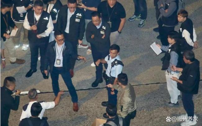 香港葵涌发生持刀袭警事件 警员连开5枪制服歹徒