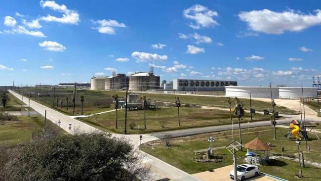 日本网民批高市早苗仪态失度 访美示好引争议