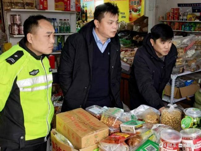 三轮车撞人后逃离 交警追踪抓获 连夜侦查锁定真凶