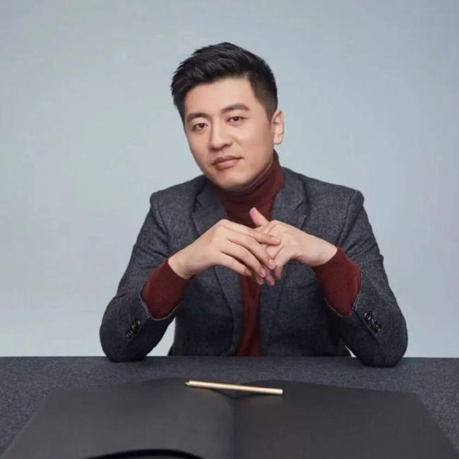 张雪峰公司工作人员：运营授课都正常