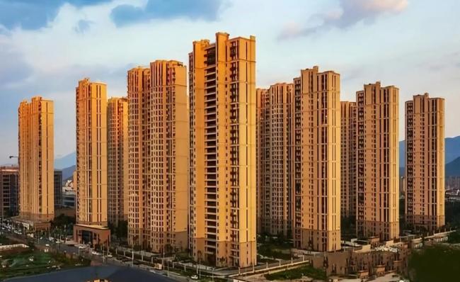 重组后的碧桂园宣布盈利，杨惠妍的“二次创业”计划迎关键拐点 行业回暖信号显现