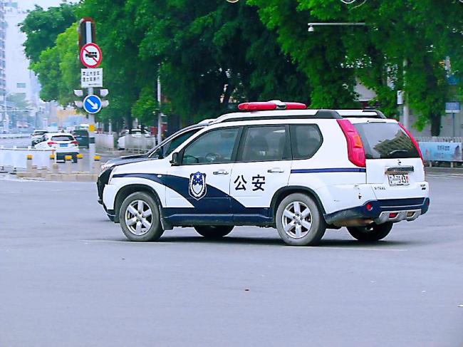 致学生2死客车司机已被控制 违法超员酿悲剧