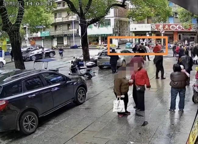 当地回应公职人员疑在理发店酒后闹事