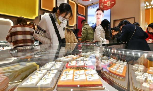 国内金价大幅下落 黄金市集惊魂动魄的暴跌