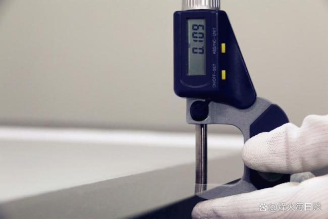 首条G4.5液晶玻璃基板出产线焚烧 国产技艺再糟塌