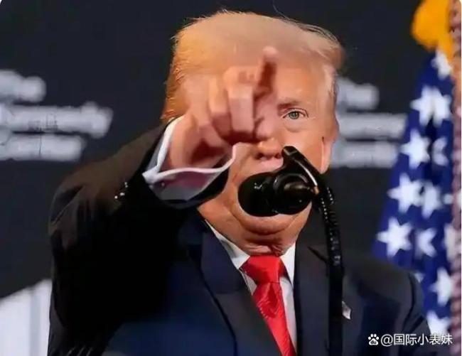 伊朗称向美航母发射岸舰导弹，尾焰将夜空点亮 中东局势再紧绷