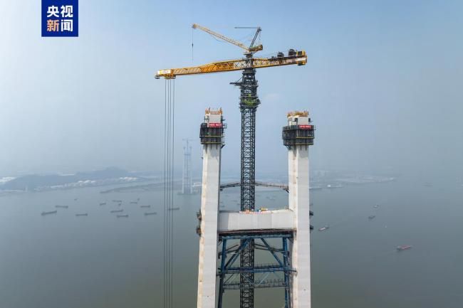 狮子洋大桥主塔封顶 双层悬索桥创五项世界第一
