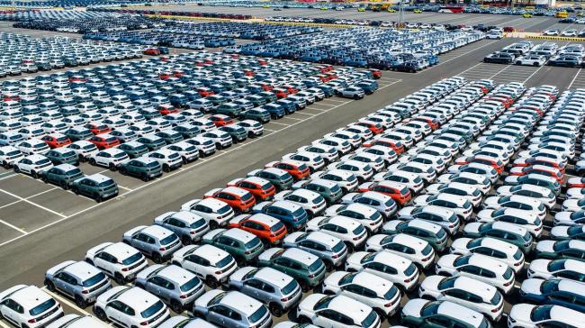 车企盯上有钱人，“9系”大战一触即发