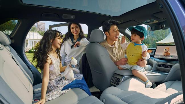 比亚迪宋Ultra EV售15.19万起 开启B级SUV闪充时代