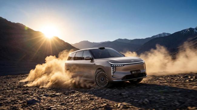 智己LS8开启预售 预售45分钟破万单