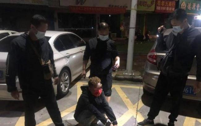 男子做噩梦“进去了”当天被抓 砸豪车未遂梦成真